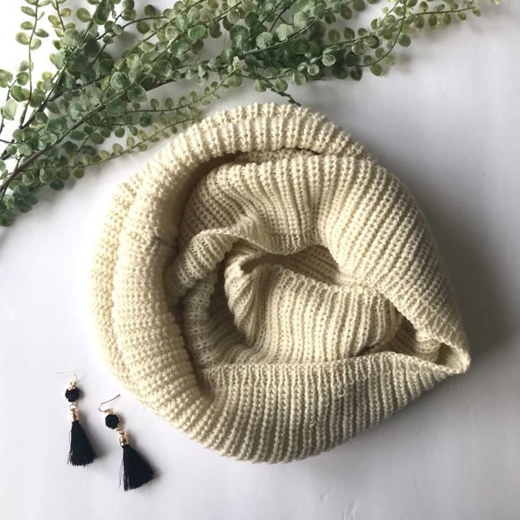 Infinity knit scarf cream lightweight - Picture 5 of 7